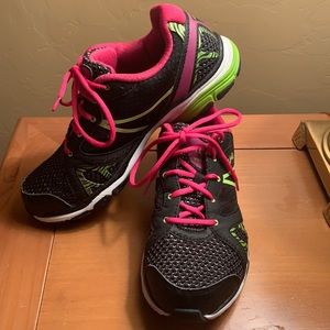 Ryka Vida RZX training shoe - CLEAN size 9